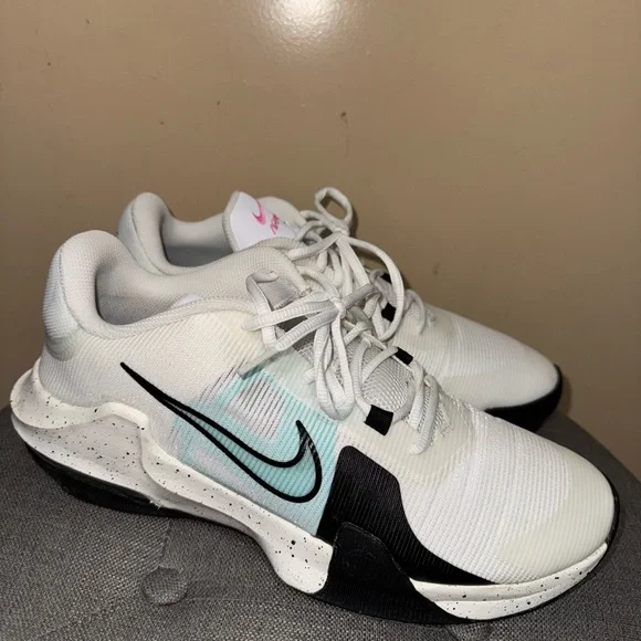 Nike Air Max White and Black Athletic Shoes - Picture 2 of 6